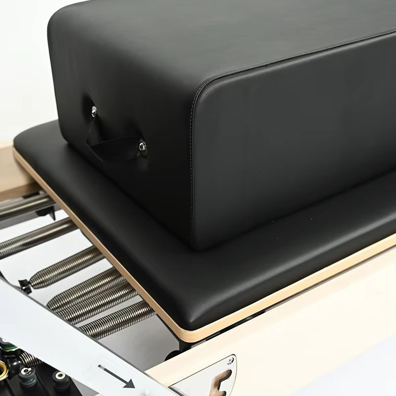 Ticari Beyaz Akçaağaç Pilates  - Pilates And Yoga Studio incelemesi ve fiyatı